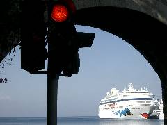 Die AIDAcara im Hafen von Rhodos