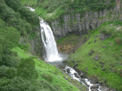 Wasserfall am Weg nach Rednikovo