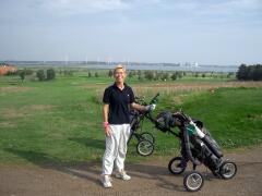 Fisch-Woman erobert den Golfplatz auf Fehmarn