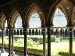 Kreuzgang im Kloster von Mont Saint Michel