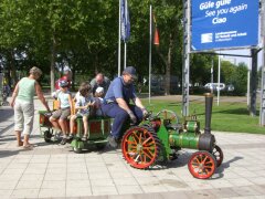 Dampftraktor-Modell im Ma&szlig;stab 1:2,7