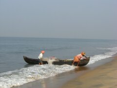 Vom Fang zurückkehrendes Fischerboot