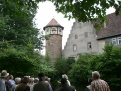 &Uuml;ber tausend Jahre alter Turm in der Stadtmauer von Michelstadt im Odenwald