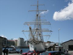 Segelschulschiff Staatsrad Lehmkuhl im Hafen von Bergen